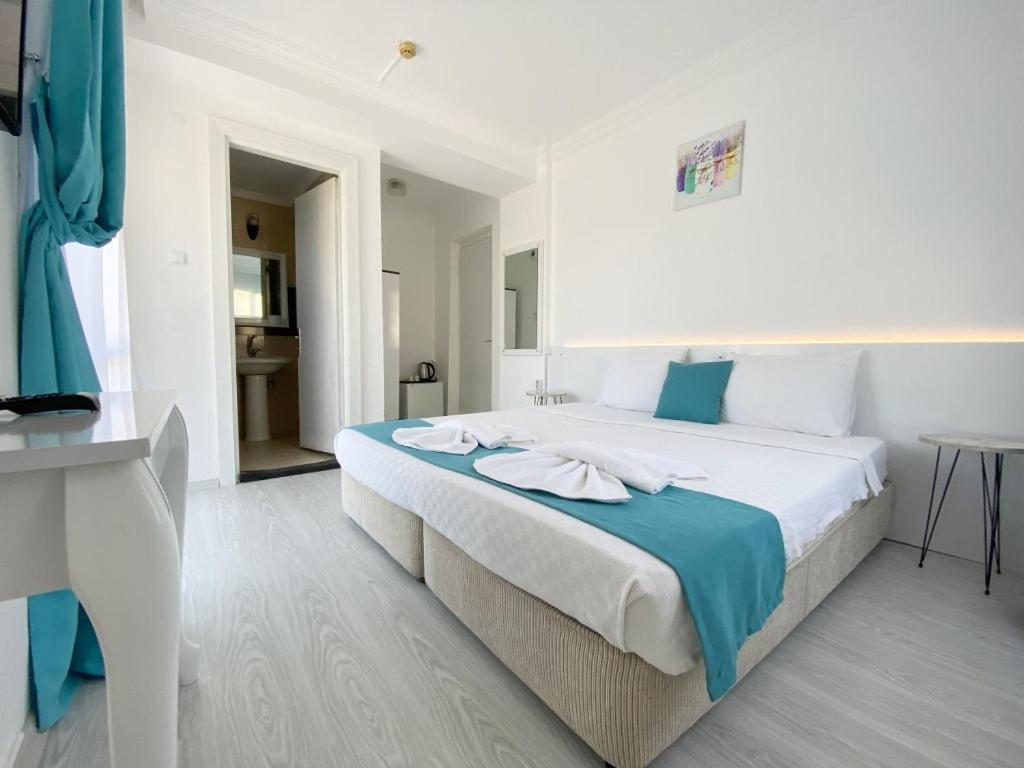 Minerva Port Hotel Çeşme Buitenkant foto