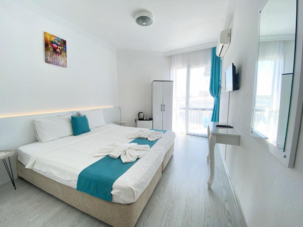 Minerva Port Hotel Çeşme Buitenkant foto