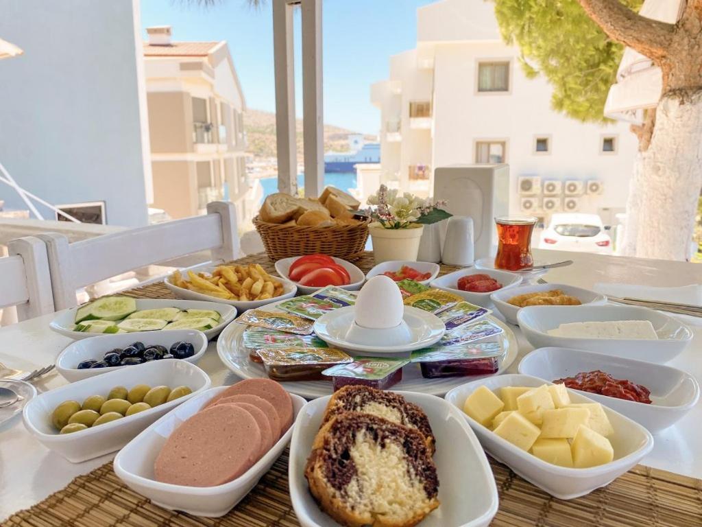 Minerva Port Hotel Çeşme Buitenkant foto